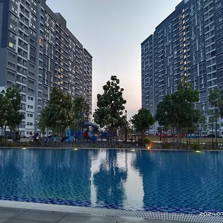 Alam Indah Homestay Bandar Puncak Alam Exterior photo