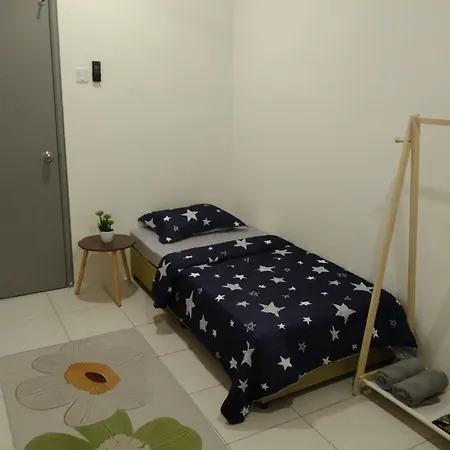 Alam Indah Homestay Bandar Puncak Alam Exterior photo